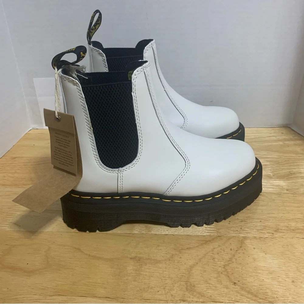 DR. MARTENS 2976 YS CHELSEA WOMENS Size 6 WHITE LEATHER‎ DOC'S